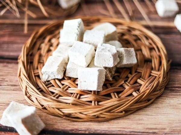 طرز تهیه کشک خشک محلی ، هر کیلو ماست و دوغ چقدر کشک می ده؟ طرز تهیه کشک خشک محلی ، هر کیلو ماست و دوغ چقدر کشک می ده؟